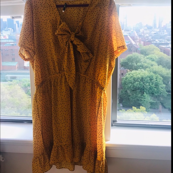 Forever 21 Dresses & Skirts - ✨YELLOW💛DRESS✨